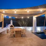 Little Amid Super Paradise-jackieo' Mykonos Super Paradise Beach (Mykonos)
