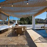 Little Amid Super Paradise-jackieo' Mykonos Super Paradise Beach (Mykonos)
